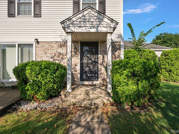 2nd image of 44555 N Bunker Hill Dr