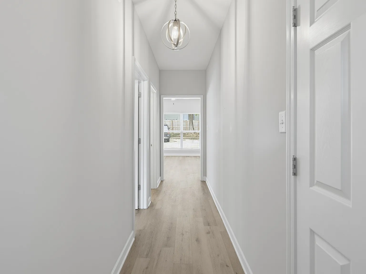 3 bed, 3.0 bath, 1700 sqft, $2,550 — Photo 3
