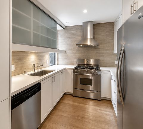 5th image of 543 Grove St APT 1