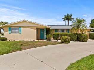 6836 Roxbury Dr, Sarasota, FL 34231