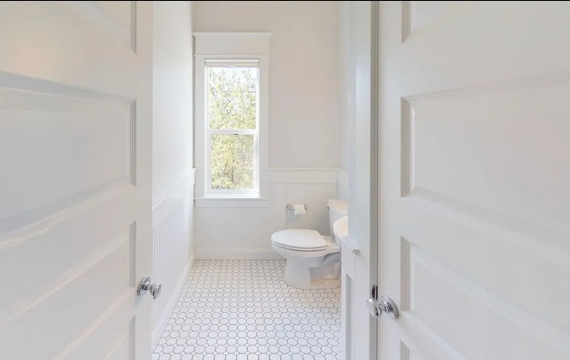 4 bed, 3.5 bath, 2700 sqft, $600 — Photo 4