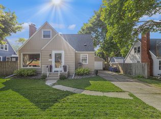 2111 Riverside Dr NE, Grand Rapids, MI 49505