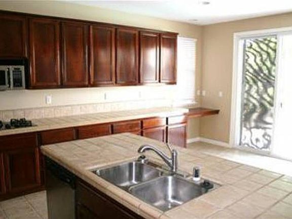 5th image of 2621 McCloud Way