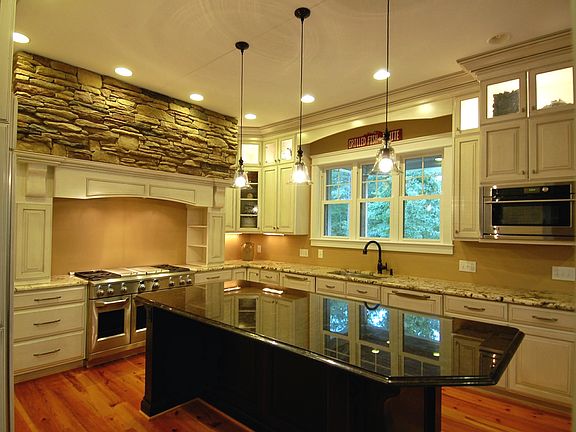 4th image of 128 Tea Olive Ln