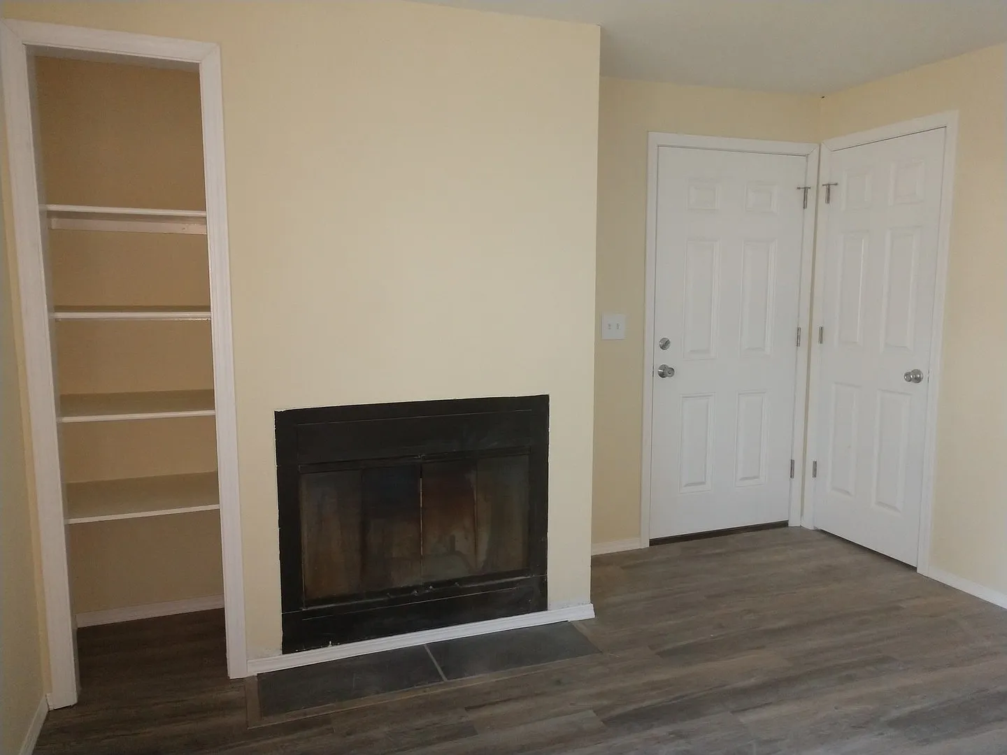 3 Bed Duplex (Olympia) — Photo 4