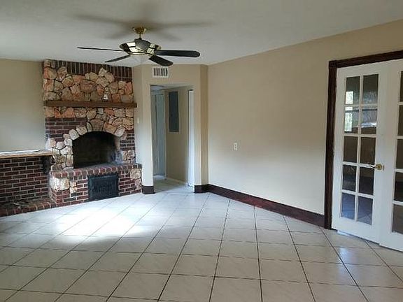 5th image of 3009 Sutton Dr