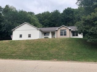 725 Leona Ave, Richland Center, WI 53581