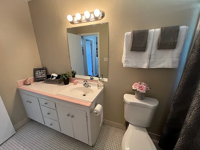 1882 S Edison St #4 — Photo 10