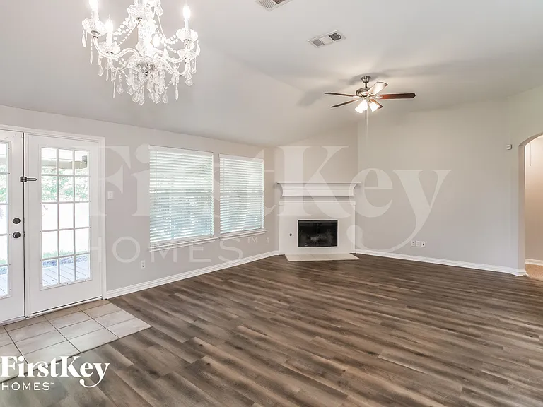 6908 Edgefield Dr — Photo 3