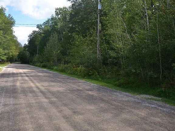 3rd image of Woodland Dr
