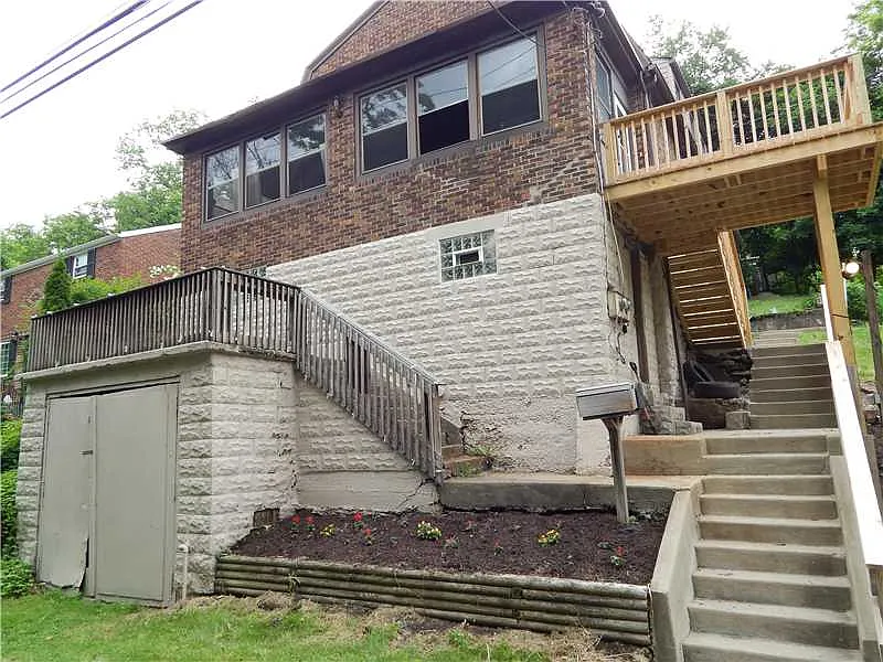 1311 Belasco Ave photo 1