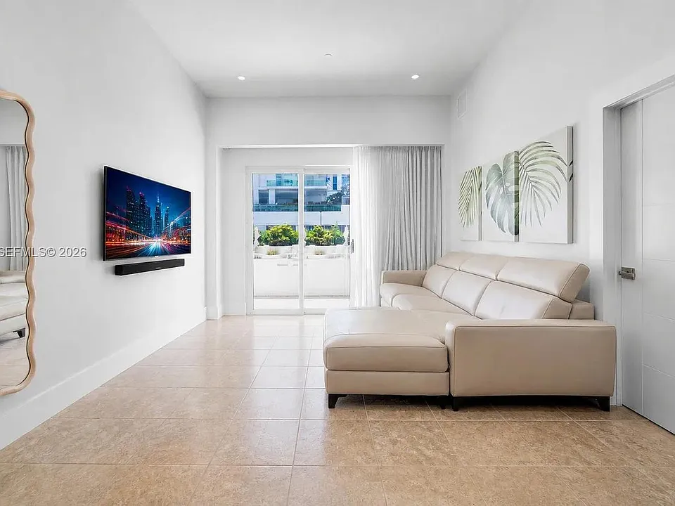 6917 Collins Ave #L-107