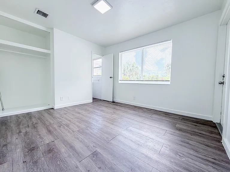 521 S Federal Hwy #9 — Photo 3