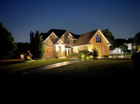 W290N3866 Fox Field COURT, Pewaukee, WI 53072