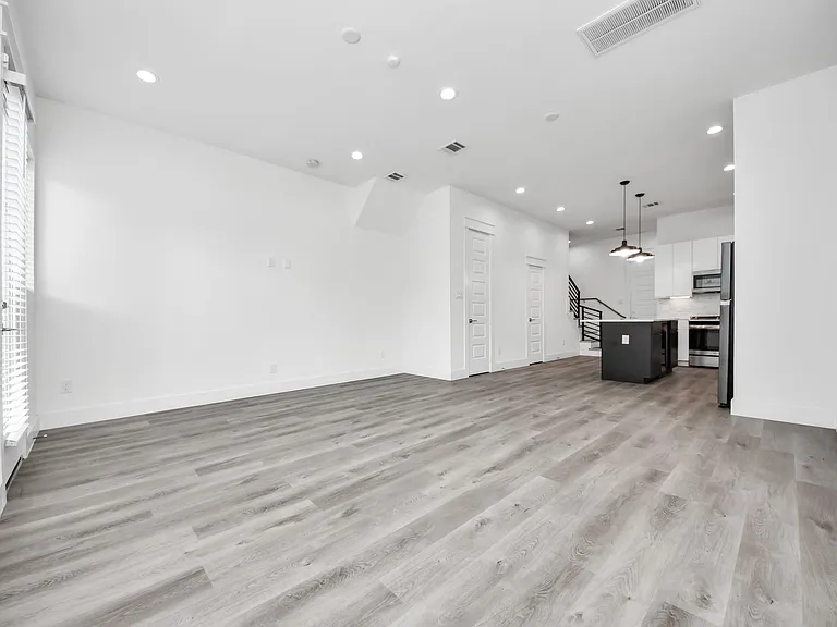 5402 Margarita St — Photo 15