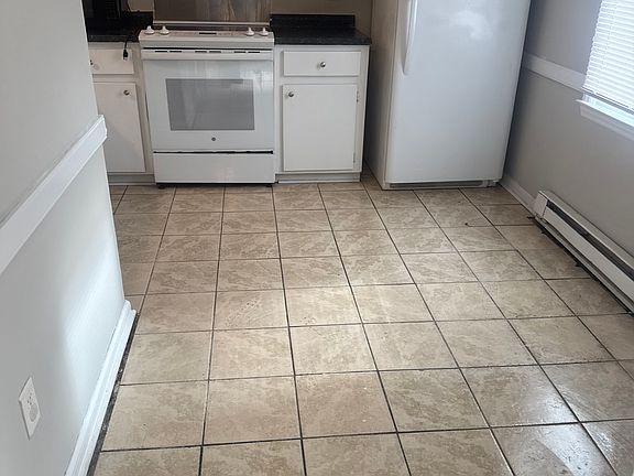 3rd image of 500 Cascade Ave APT A
