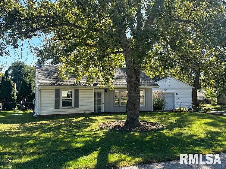 4216 Fairview Dr photo 1