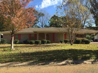 2050 Country Club Dr, Yazoo City, MS 39194