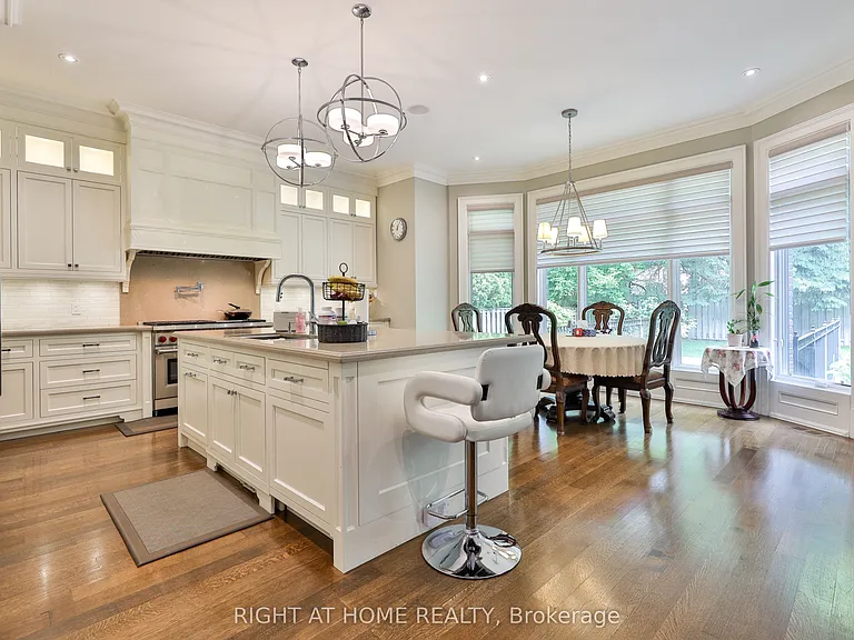 154 Munro Blvd — Photo 11