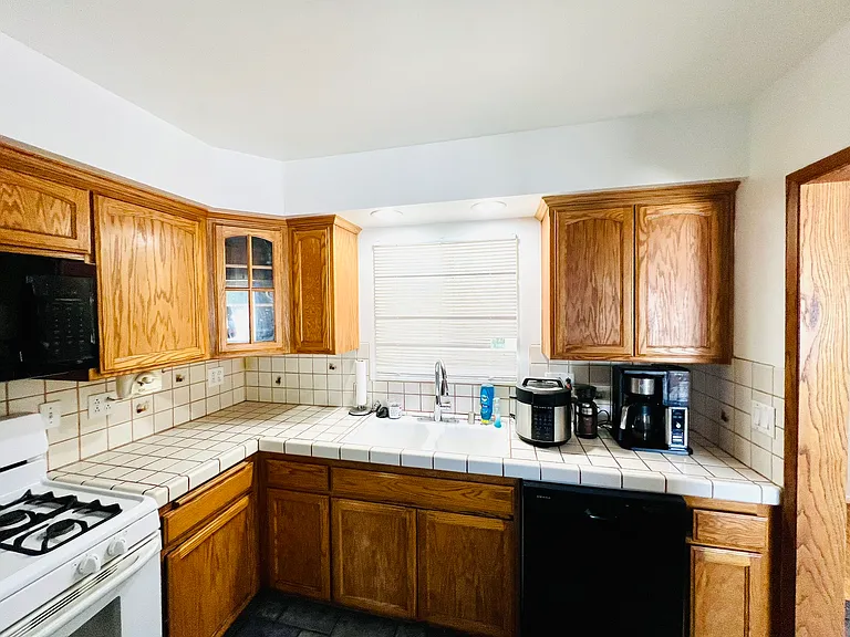 1203 Marline Ave — Photo 8