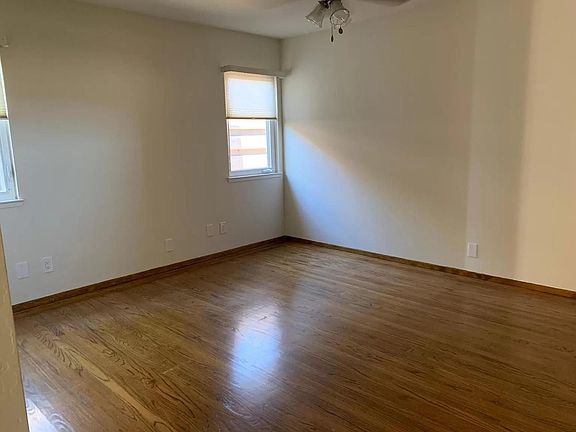 5th image of 1170 Oakwood Dr