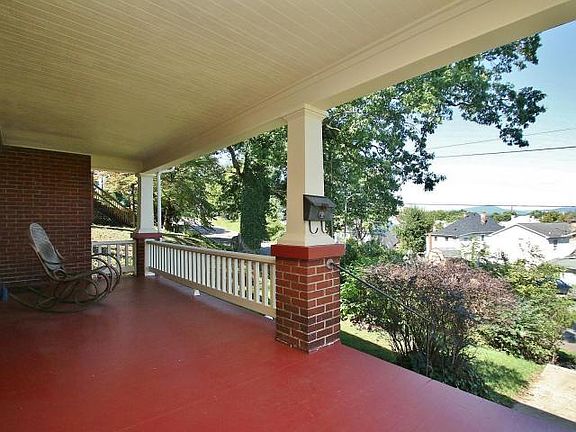 5th image of 1037 Highland Ave SE