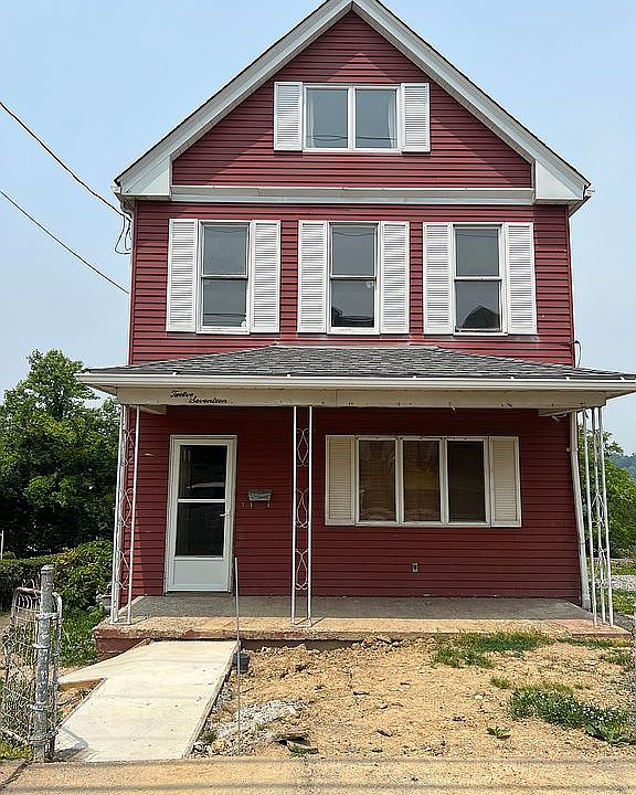2nd image of 1217 Summit Ave