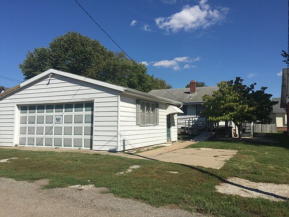 4th image of 2834 S 21st St