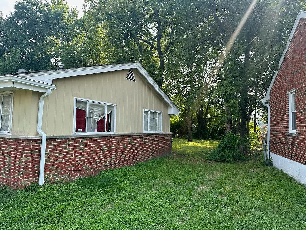 3 bed, 1064 sqft, $1,300 — Photo 2