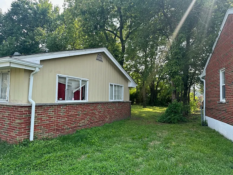 8001 Church Rd — Photo 2