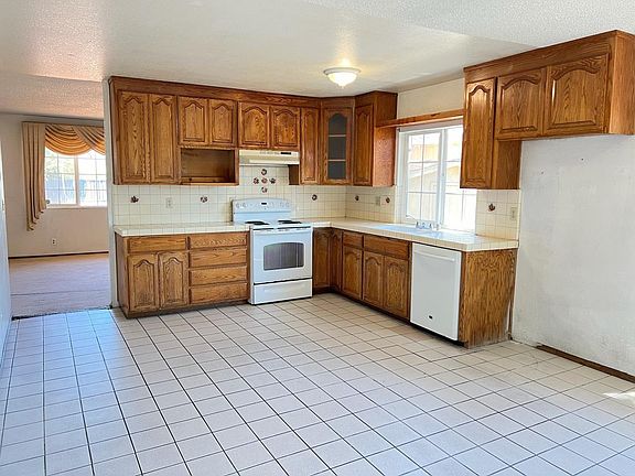 3rd image of 3227 Bourgeois Way