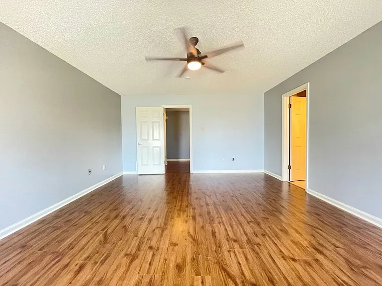 7320 N Hamilton Cir — Photo 10