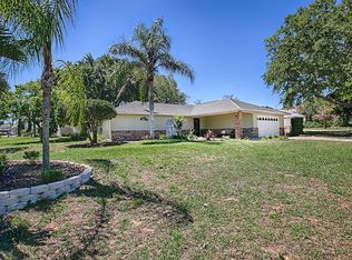 36931 Lake Yale Dr, Grand Island, FL 32735