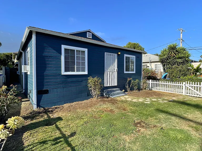 9037 Cattaraugus Ave — Photo 43