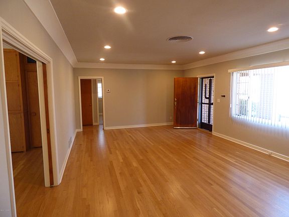 5th image of 2242 E 8th St