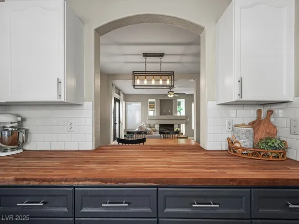 3250 Cheltenham St, Las Vegas, NV 89129