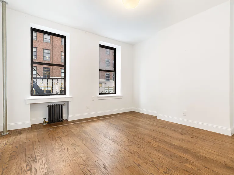 110 8th Ave #2N — Photo 3