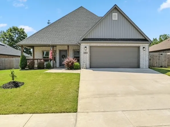 237 Ramsey St, Gentry, AR 72734