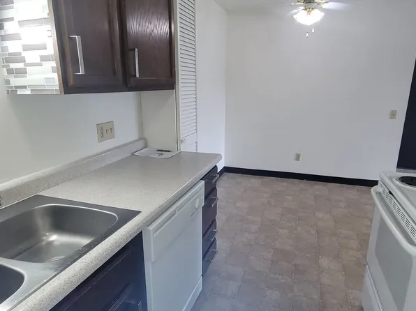 417 E 1st Ave APT 5, Elkhorn, WI 53121