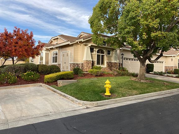 2nd image of 2003 Carignan Way