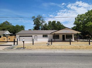 5200 Barbara Rd, River Oaks, TX 76114