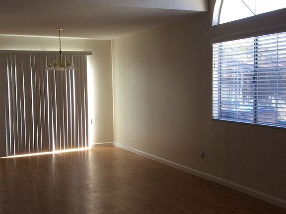 3rd image of 42035 Thornton Ave