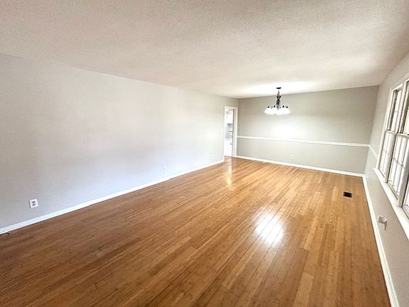 3rd image of 1929 Woodmead St SW
