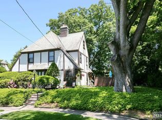 23 Pomander Walk, Ridgewood, NJ 07450