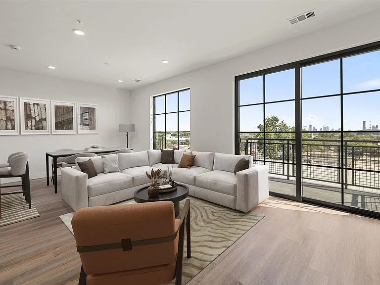 4315 S Congress Ave #428 — Photo 1