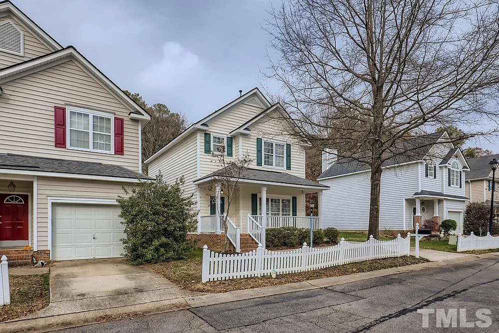 3 bed, 2.5 bath, 1574 sqft, $2,000 — Photo 4