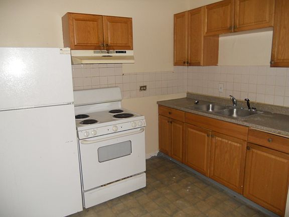 5th image of 425 Porter Ave APT 204