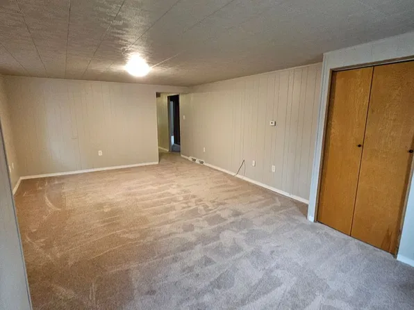 64 Race St