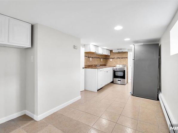 jersey-city-new-jersey-38908474 picture