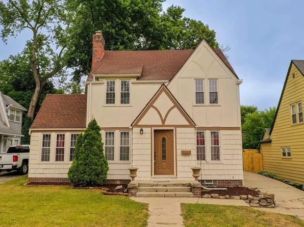 48 E Iroquois Rd, Pontiac, MI 48341